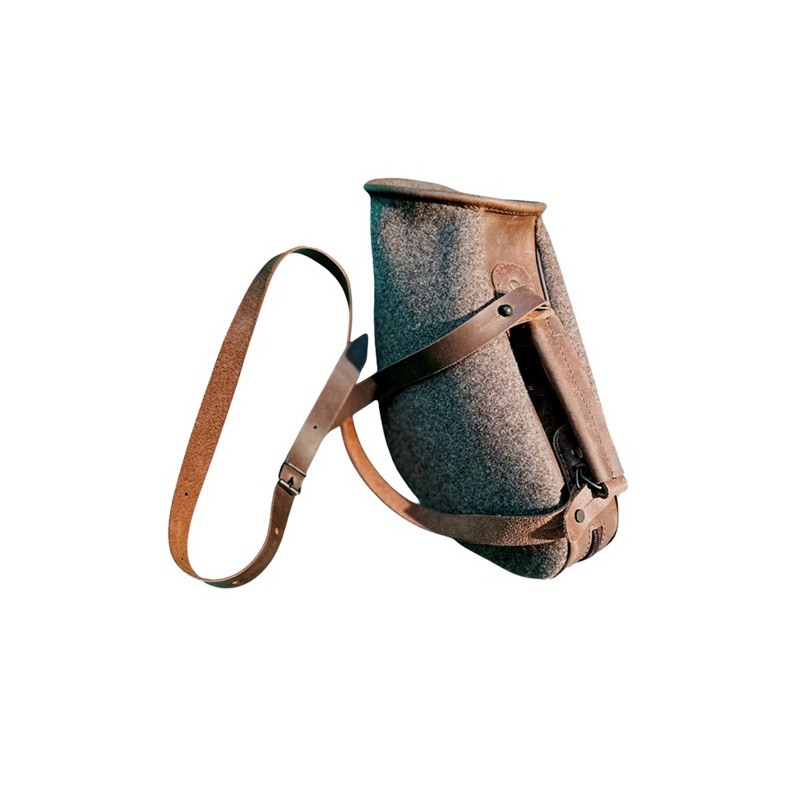 Jagdhorntasche aus Wollfilz mit Leder